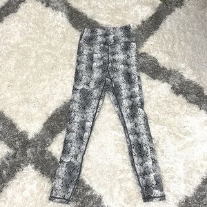Spiritual Gangster Python leggings size XS
